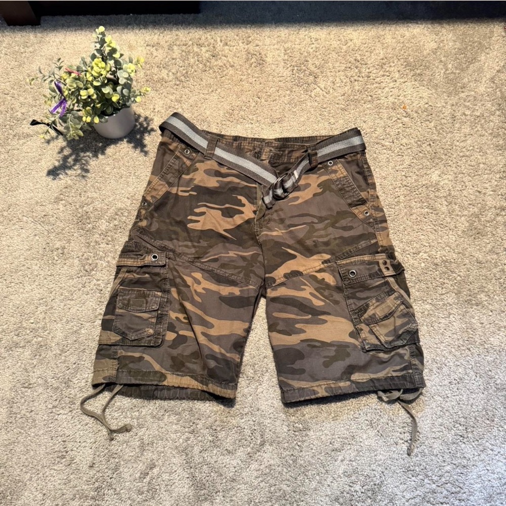 Men's Camouflage Cargo Shorts with Belt